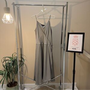 Banana Republic size 8 gray spaghetti strap wrap dress
